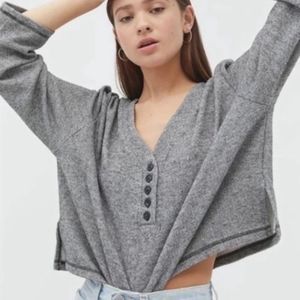 Urban Outfitters Small Womens Large Gray Ribbed Plunge VNeck Cropped Pullover